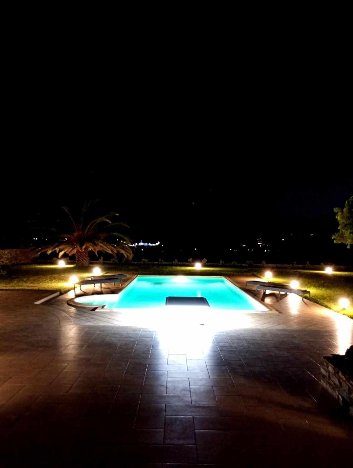 Andros, Beauty And Luxury - Private Pool 別墅 *
